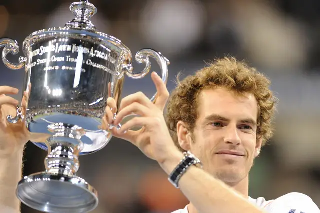 Andy Murray with the US Open trophy via USOpen on twitter